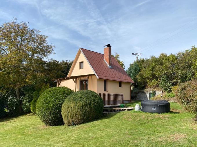 Foto: CHATA JILOVE22 01 - Slunn zateplen chata se zahradou 984 m²