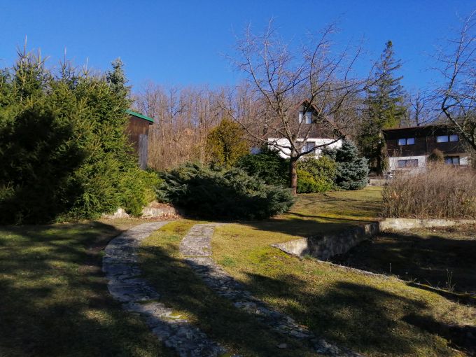 Foto: CHLOMEK22 17 - Zdìná patrová chata s prostornou zahradou 1376 m²