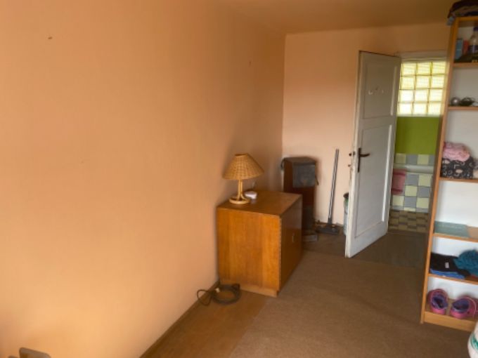 Foto: CHRAST21 10 - Venkovsk rodinn dm k rekonstrukci se zahradou 722 m² a gar