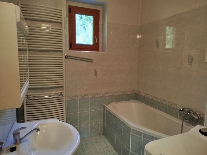 Foto: CHRAST25 16 - D�kladn� rodinn� d�m s kouzelnou proslun�nou zahradou 2 570&nbsp;m&sup2;