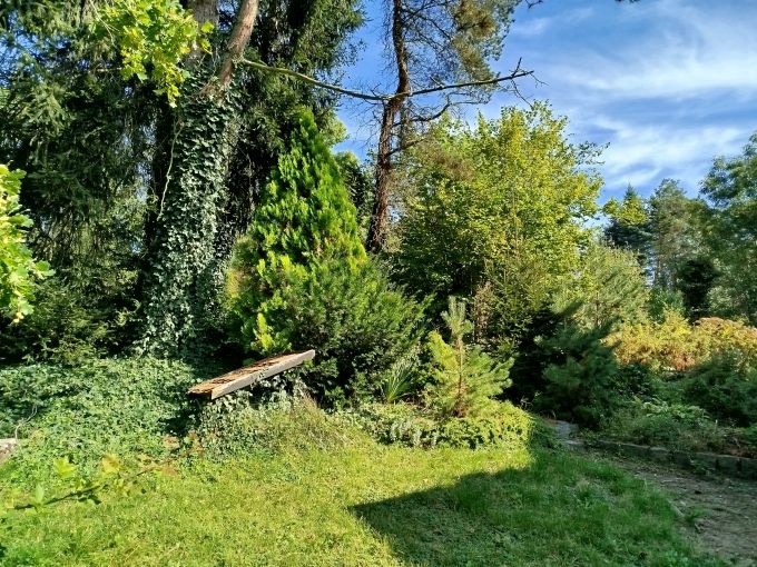 Foto: CHRAST25 27 - D�kladn� rodinn� d�m s kouzelnou proslun�nou zahradou 2 570&nbsp;m&sup2;