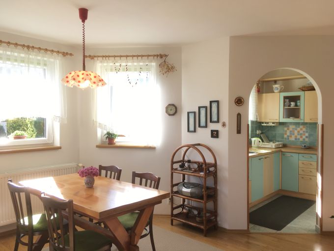 Foto: CTYRKOLY19 08 - Precizn zateplen rodinn dm 5+1 s prostornou zahradou 1597 m², gar, baznem a zahradnm srubem