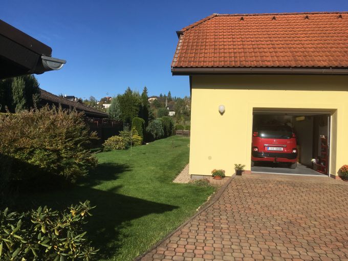 Foto: CTYRKOLY19 36 - Precizn zateplen rodinn dm 5+1 s prostornou zahradou 1597 m², gar, baznem a zahradnm srubem