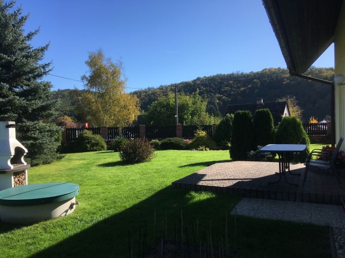 Foto: CTYRKOLY19 38 - Precizn zateplen rodinn dm 5+1 s prostornou zahradou 1597 m², gar, baznem a zahradnm srubem