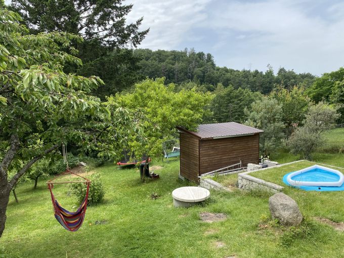 Foto: HOSTERADICE24 02 - Zateplen podsklepen chata v Kamennm Pvozu se zahradou 539 m²