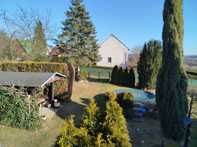 Foto: KP 25 03 - Zdn patrov chata s gar, vlastn parcelou 450 m² a baznkem