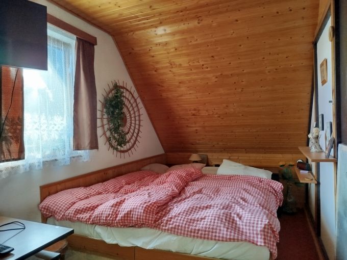 Foto: KP 25 09 - Zdn patrov chata s gar, vlastn parcelou 450 m² a baznkem