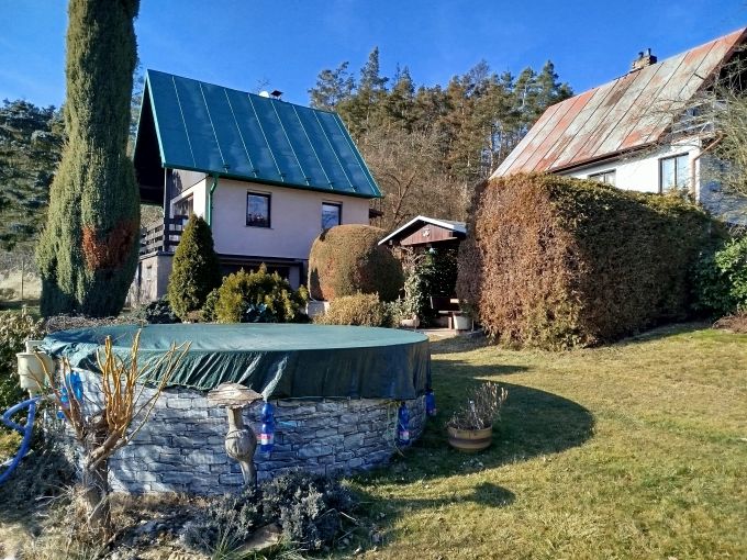 Foto: KP 25 16 - Zdn patrov chata s gar, vlastn parcelou 450 m² a baznkem