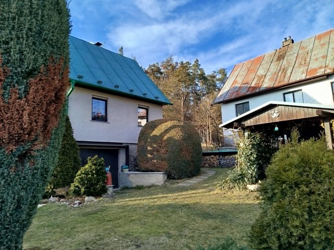 Foto: KP 25 23 - Zdn patrov chata s gar, vlastn parcelou 450 m² a baznkem