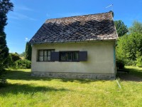 Chata, zahr. a parcela 2179 m² - lesany24-08