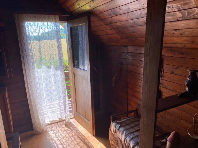 Foto: LESANY24 09 - Zdn chata se zahradou 1 128 m², stavebn parcelou 1 051 m² a lesem 971 m² 