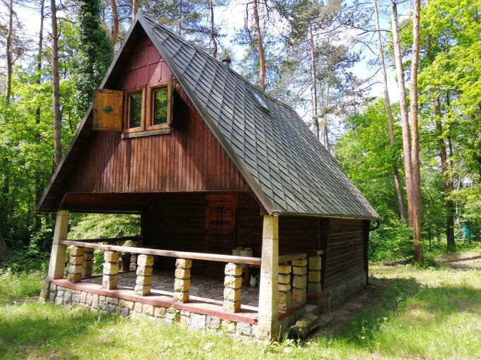 Foto: PETROV21 01 - Pohdkov lesn chata nad dolm eky Szavy