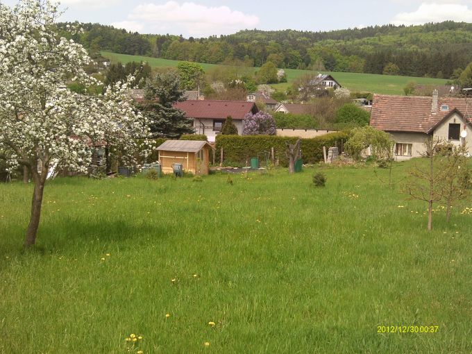 Foto: POZEMEK ZAHRADA 15 - Slunn stavebn parcela 1 042 m² na vstavbu RD v Krhanicch 