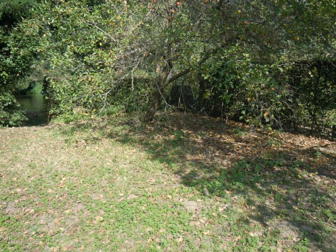 Foto: SAMECHOV20 12 - Rybsk parcela 916 m² na behu eky Szavy s altnem