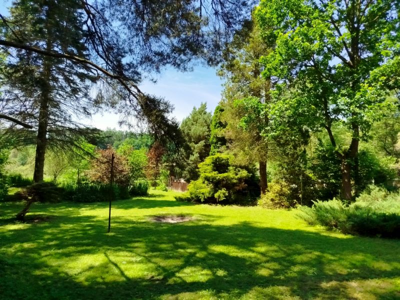 Zaj�mav� se zahradou 1480&nbsp;m&sup2;  - skalice26-02