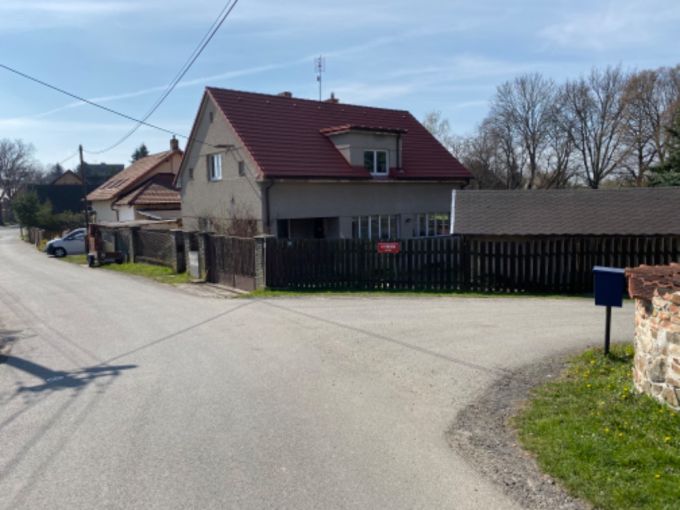 Foto: SULICE21 02 - Rodinn dm 4+1 se samostatnou gar a zahradou 960 m²