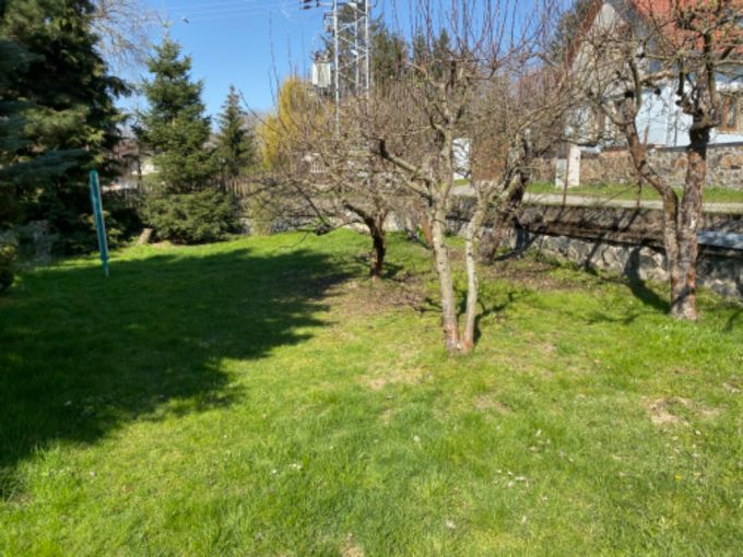 Foto: SULICE21 05 - Rodinn dm 4+1 se samostatnou gar a zahradou 960 m²
