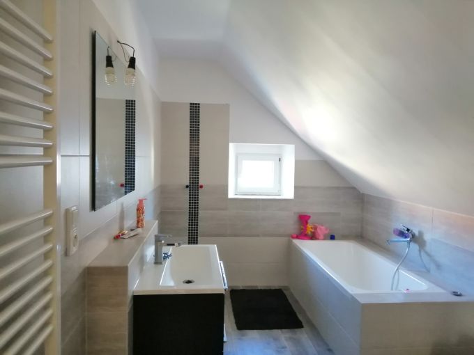 Foto: SULICE21 08 - Rodinn dm 4+1 se samostatnou gar a zahradou 960 m²