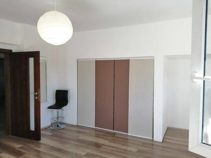 Foto: SULICE21 11 - Rodinn dm 4+1 se samostatnou gar a zahradou 960 m²