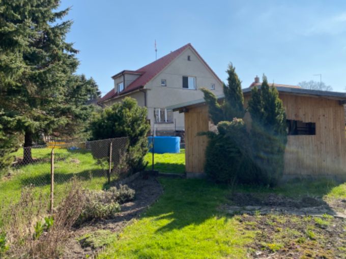 Foto: SULICE21 16 - Rodinn dm 4+1 se samostatnou gar a zahradou 960 m²