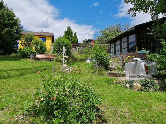 Foto: TREBSIN22 07 - Zdìná patrová rekreaèní chata se zahradou 1414 m²