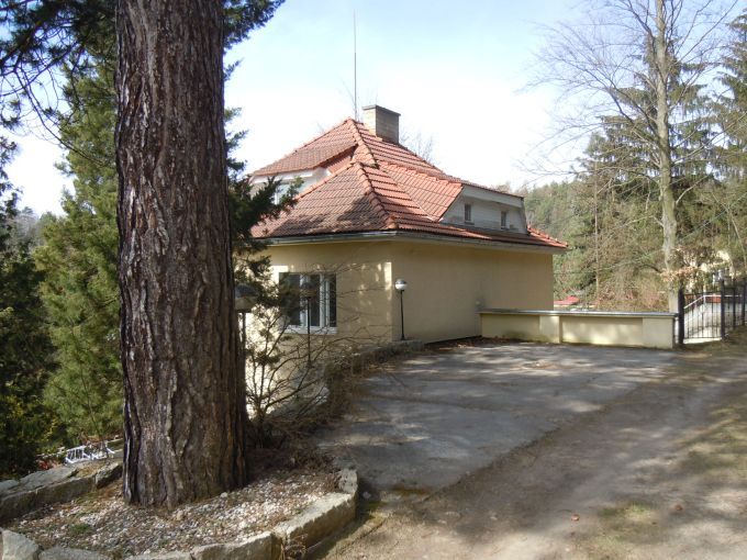 Foto: VILA18 09 - Prvorepublikov vila s baznem a zahradou 953 m²