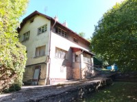 Patrov zdn vila k rekonstrukci s pozemkem 7 072 m²