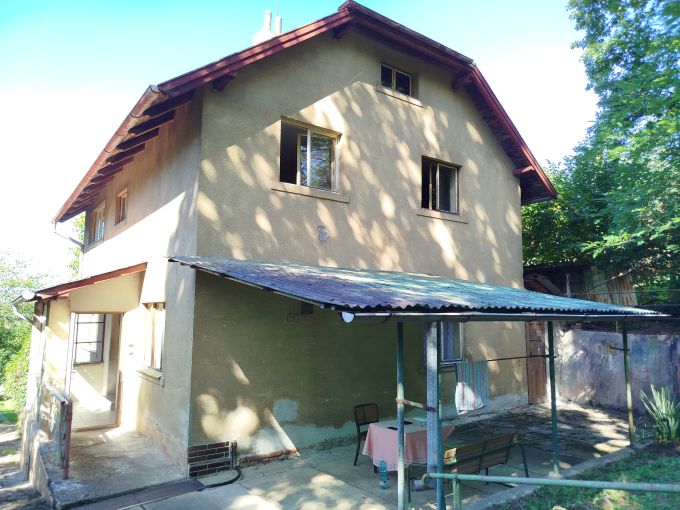 Foto: VILA25 02 - Patrov zdn vila k rekonstrukci s pozemkem 7 072 m²