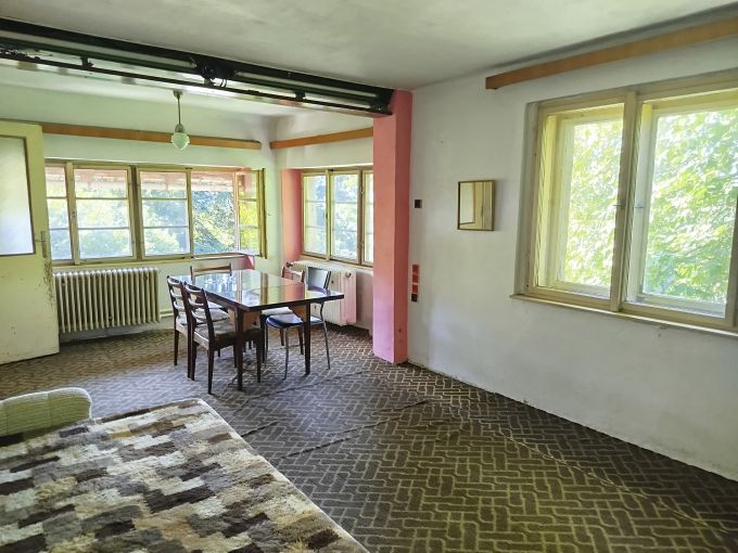 Foto: VILA25 09 - Patrov zdn vila k rekonstrukci s pozemkem 7 072 m²
