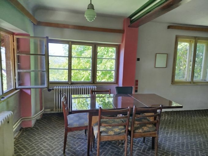 Foto: VILA25 10 - Patrov zdn vila k rekonstrukci s pozemkem 7 072 m²