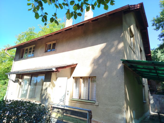 Foto: VILA25 23 - Patrov zdn vila k rekonstrukci s pozemkem 7 072 m²